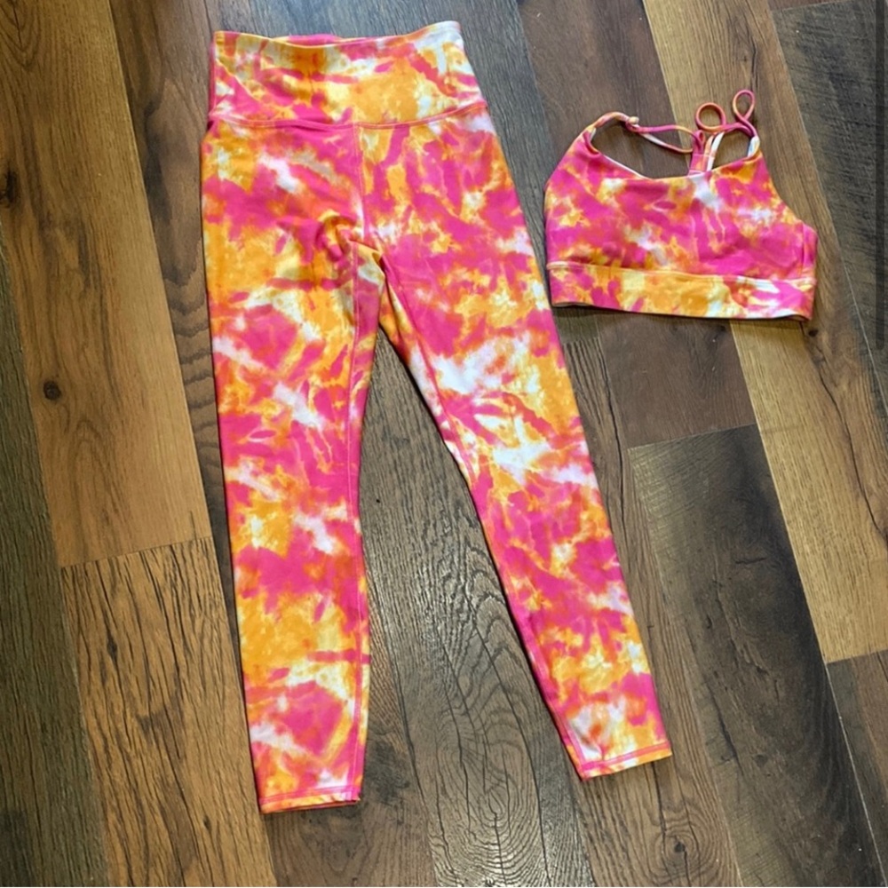 Ellie Workout set size small